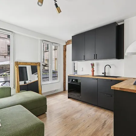 Apartment In 2eme